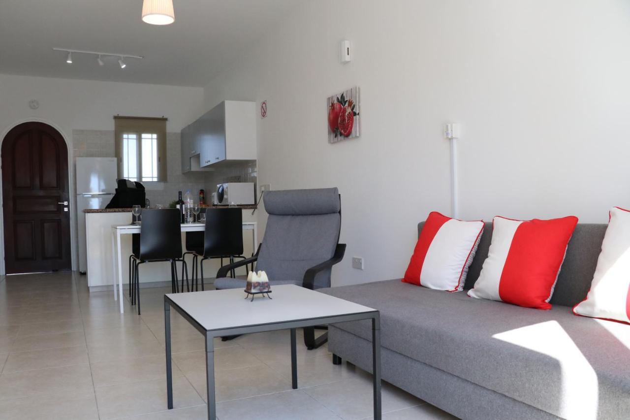 Cyking 2 Bed Apartment With Pool & 10 Min To Beach Pafos Exterior foto