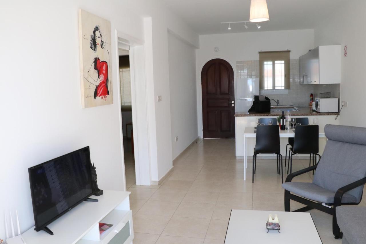 Cyking 2 Bed Apartment With Pool & 10 Min To Beach Pafos Exterior foto